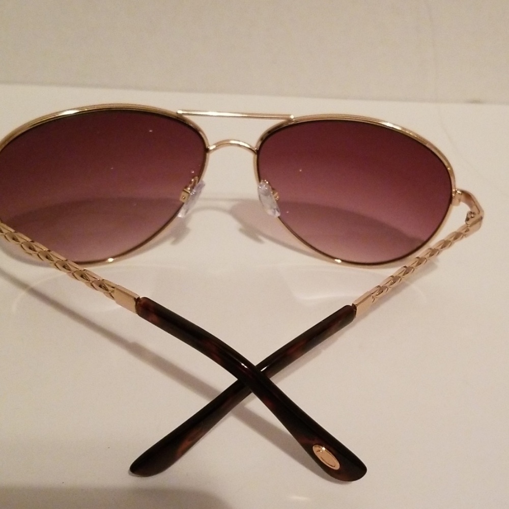 Oscar de la renta sunglasses - Picture 3 of 4